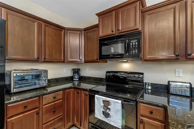 $285,000 | 13941 Clubhouse Drive, Unit 204, Tampa, FL 33618