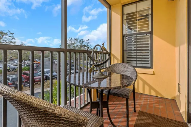 $285,000 | 13941 Clubhouse Drive, Unit 204, Tampa, FL 33618