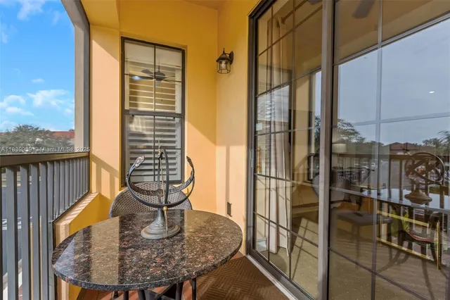 $285,000 | 13941 Clubhouse Drive, Unit 204, Tampa, FL 33618