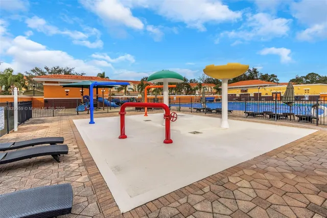 $285,000 | 13941 Clubhouse Drive, Unit 204, Tampa, FL 33618
