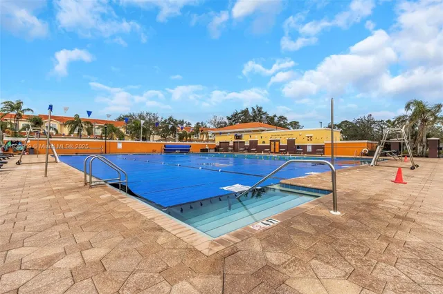 $285,000 | 13941 Clubhouse Drive, Unit 204, Tampa, FL 33618