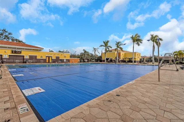 $285,000 | 13941 Clubhouse Drive, Unit 204, Tampa, FL 33618