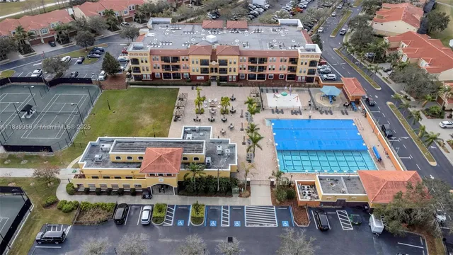 $285,000 | 13941 Clubhouse Drive, Unit 204, Tampa, FL 33618