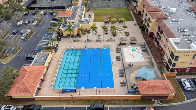 $285,000 | 13941 Clubhouse Drive, Unit 204, Tampa, FL 33618