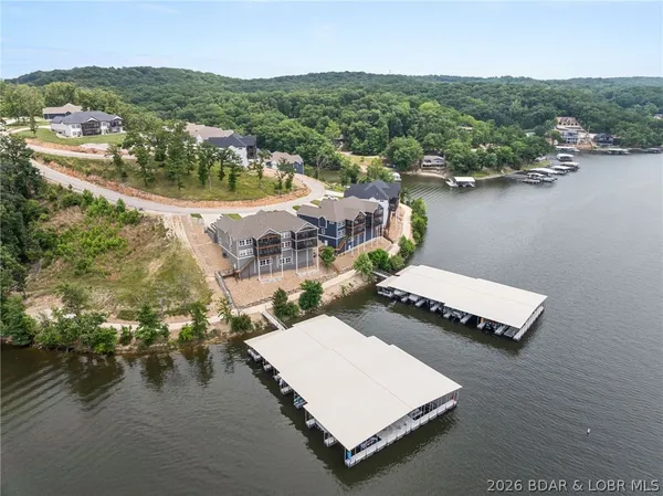 $599,900 | 76 Barolo Lane, Unit 21A, Camdenton, MO 65020