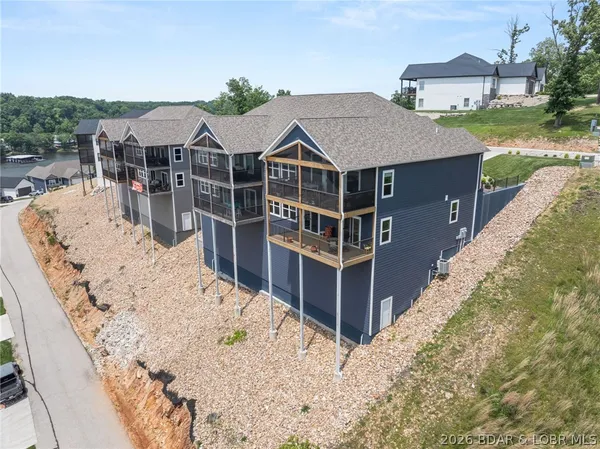 $599,900 | 76 Barolo Lane, Unit 21A, Camdenton, MO 65020