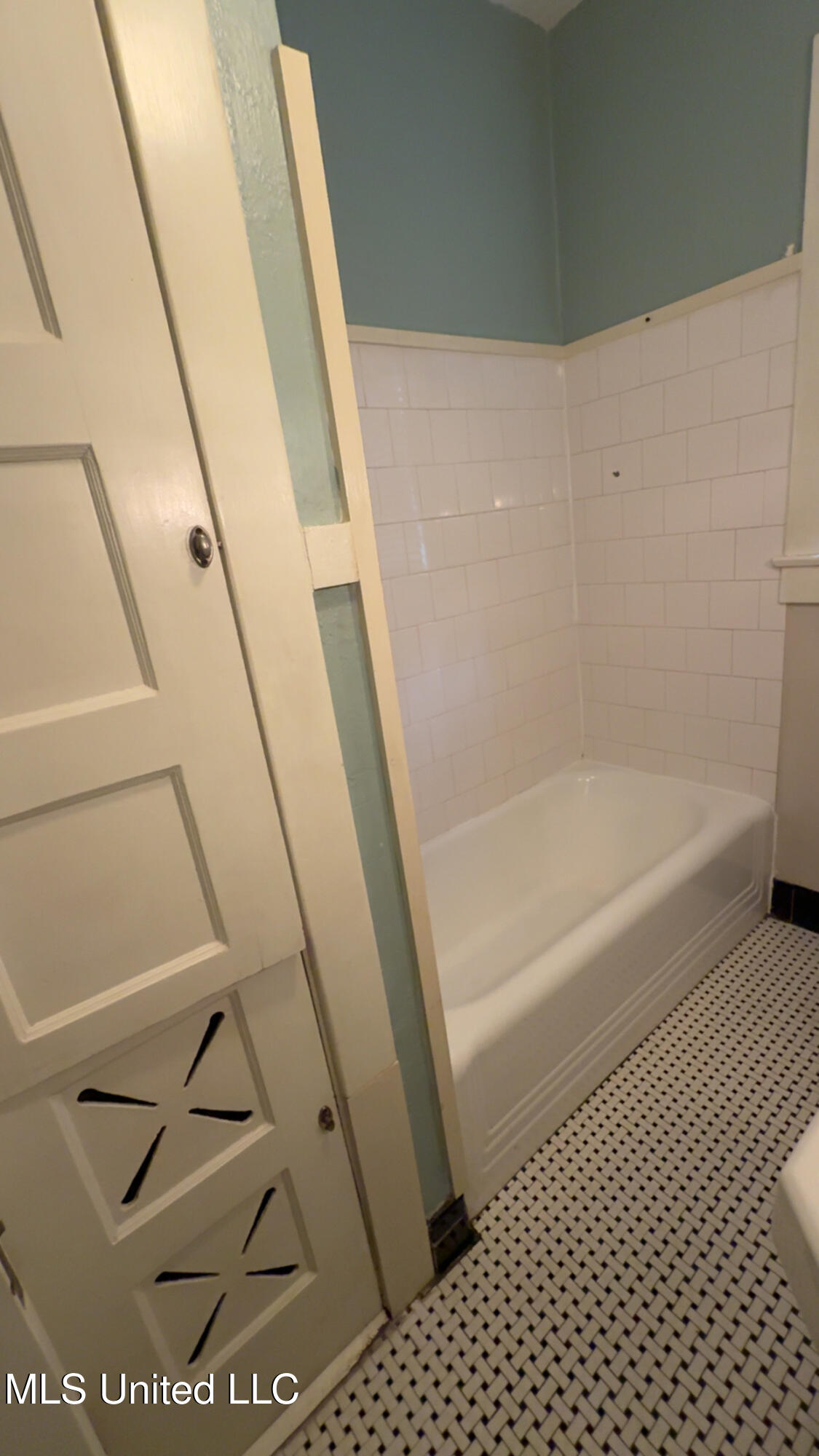 703 Gillespie Street Jackson, MS 39202 - Photo 17 of 28 IMG_6123