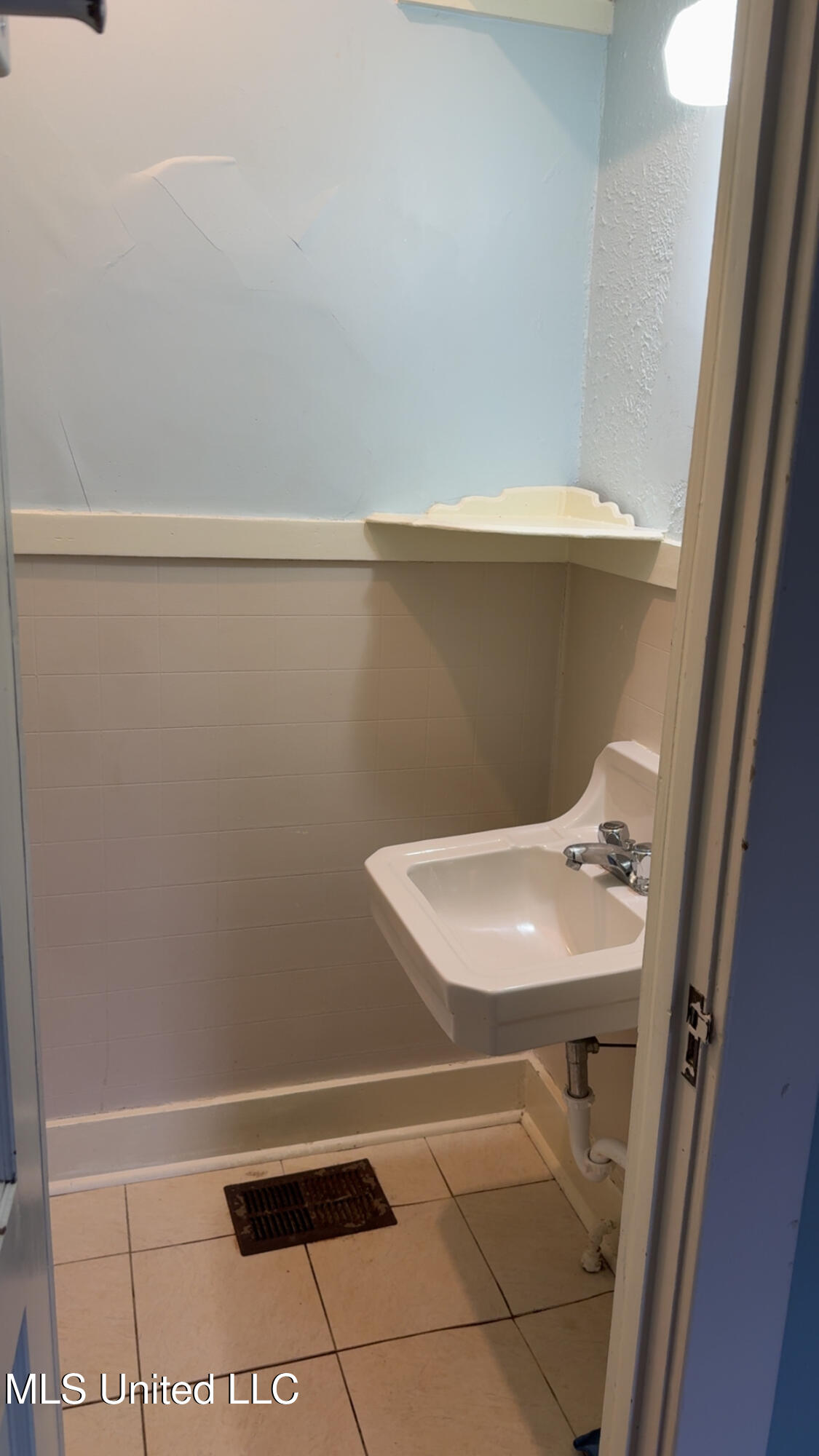 703 Gillespie Street Jackson, MS 39202 - Photo 20 of 28 IMG_6126