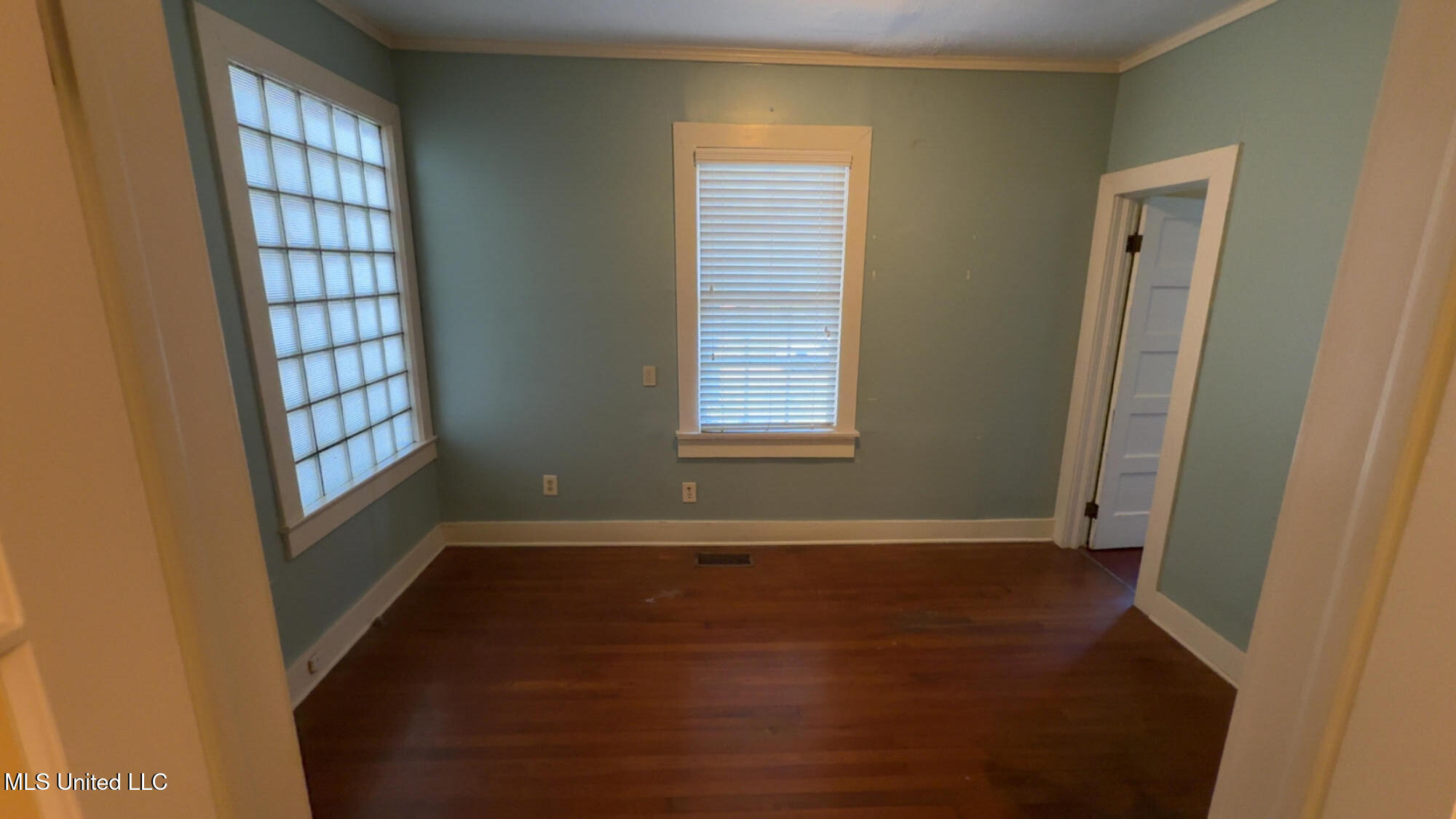 703 Gillespie Street Jackson, MS 39202 - Photo 8 of 28 IMG_6112