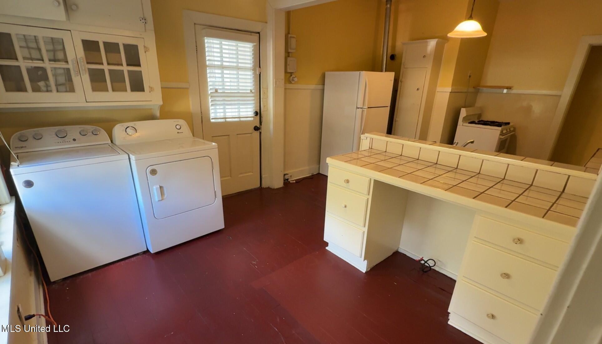 703 Gillespie Street Jackson, MS 39202 - Photo 10 of 28 IMG_6115