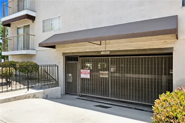 $629,000 | 4189 Vineland Avenue, Unit 108, North Hollywood, CA 91602