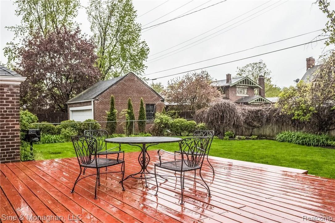 843 Pemberton Road Grosse Pointe, MI 48230 - Photo 43 of 52 046-Deck-4106414-medium.jpg