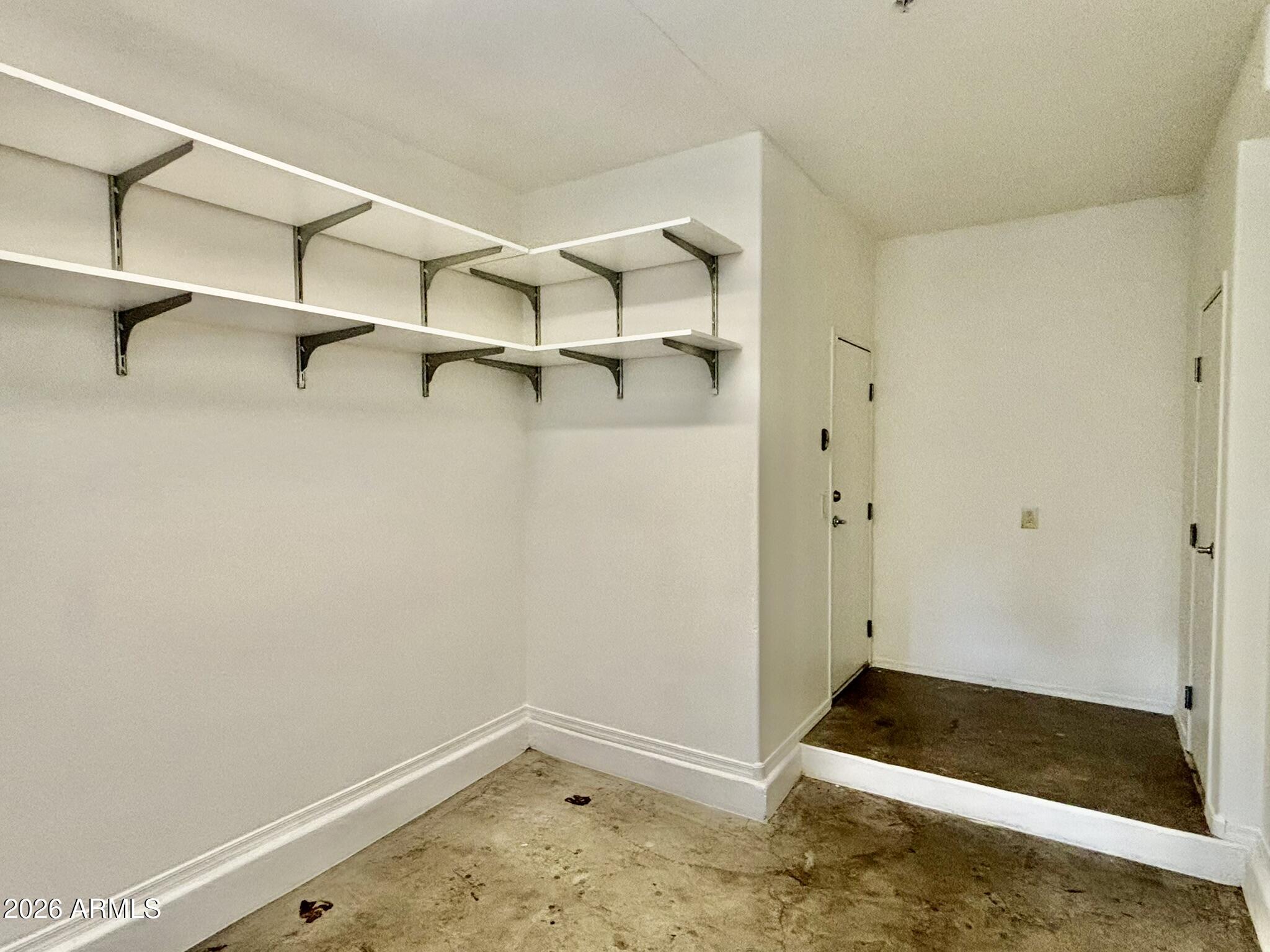 1350 South Greenfield Road, Unit 2041 Mesa, AZ 85206 - Photo 31 of 33 a view of walk in closet