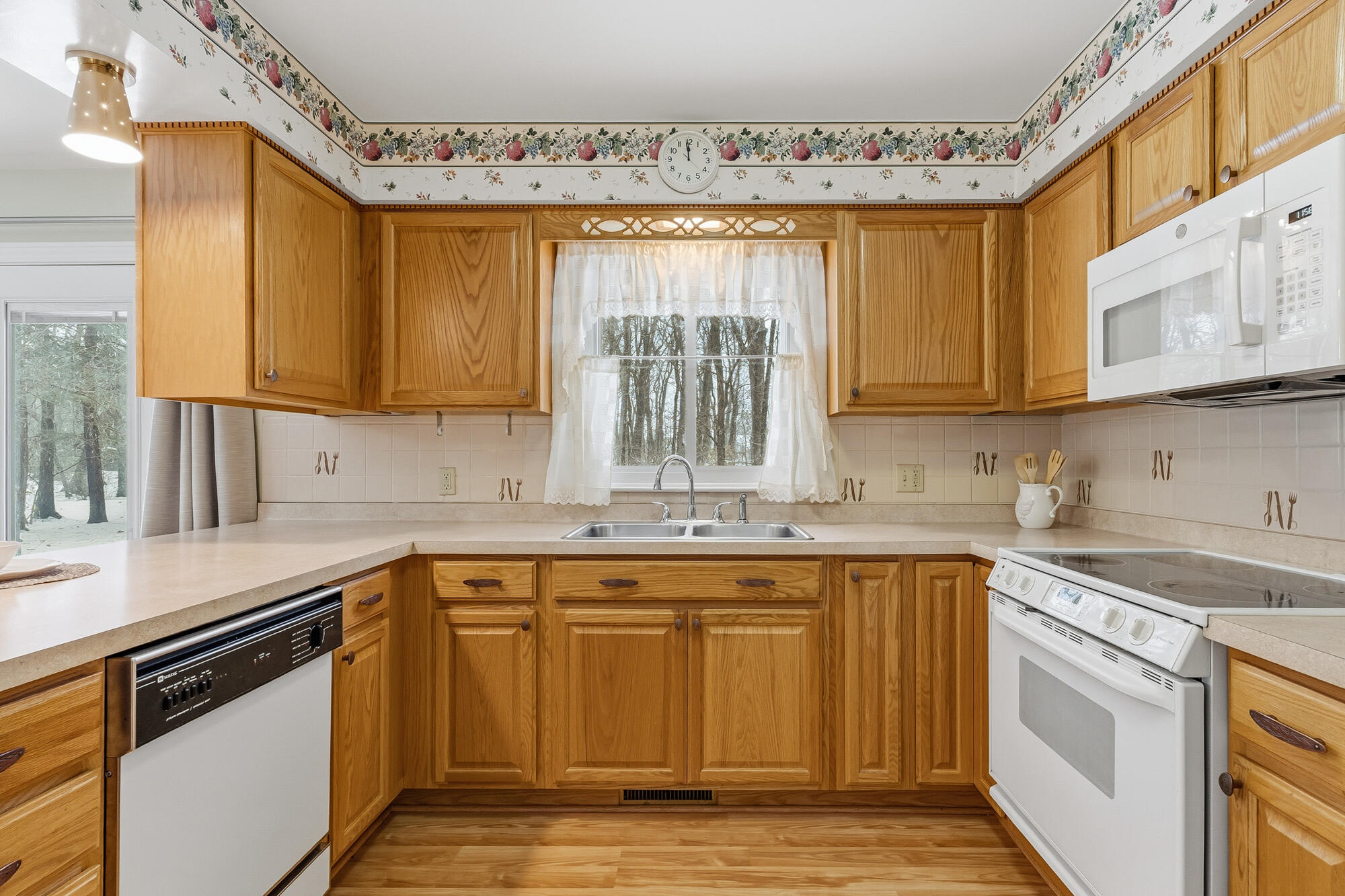 4704 Romence Road Portage, MI 49024 - Photo 11 of 41 4704 Romence Rd - Kitchen