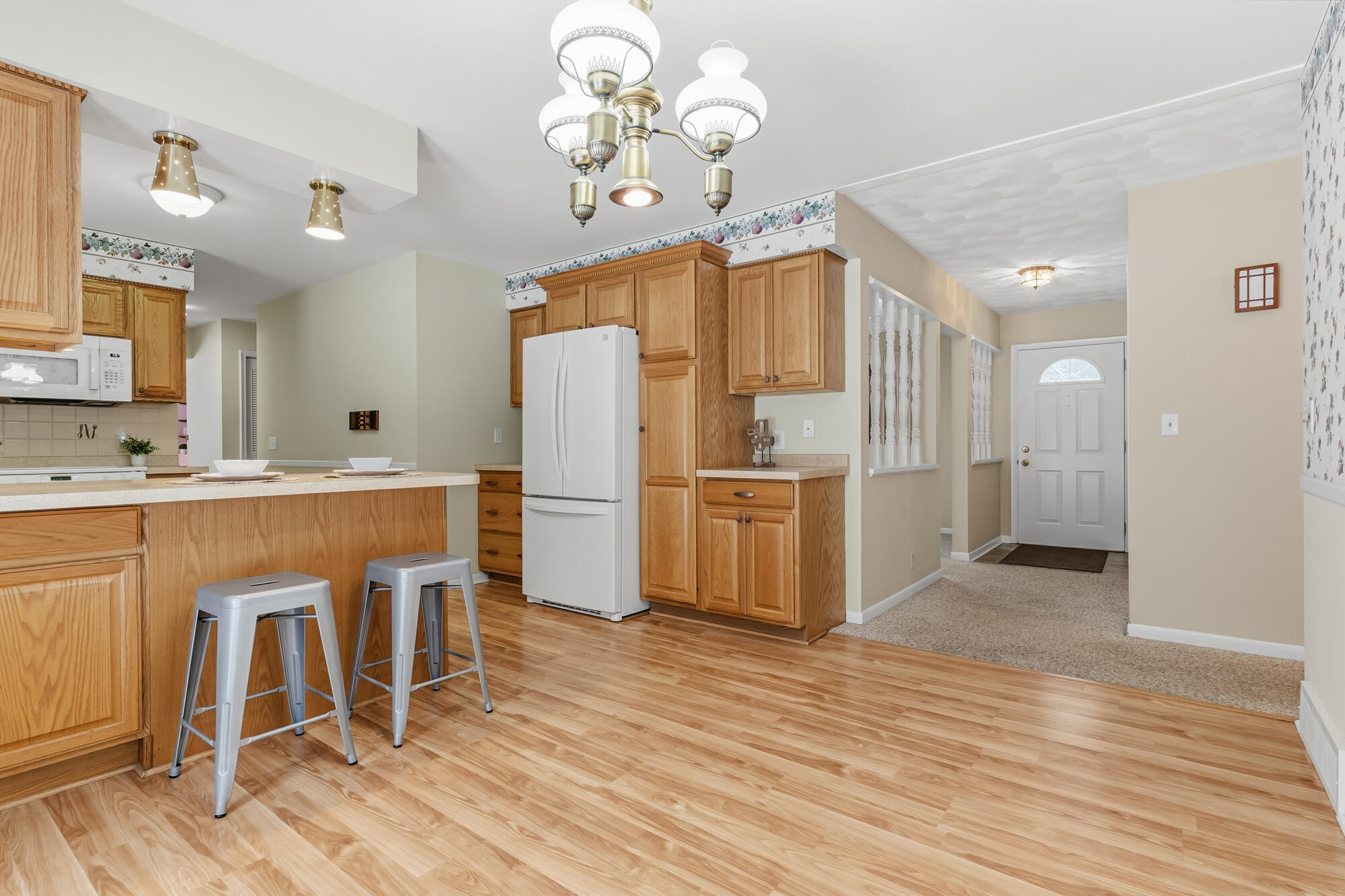 4704 Romence Road Portage, MI 49024 - Photo 15 of 41 4704 Romence Rd - Kitchen & Eating Area