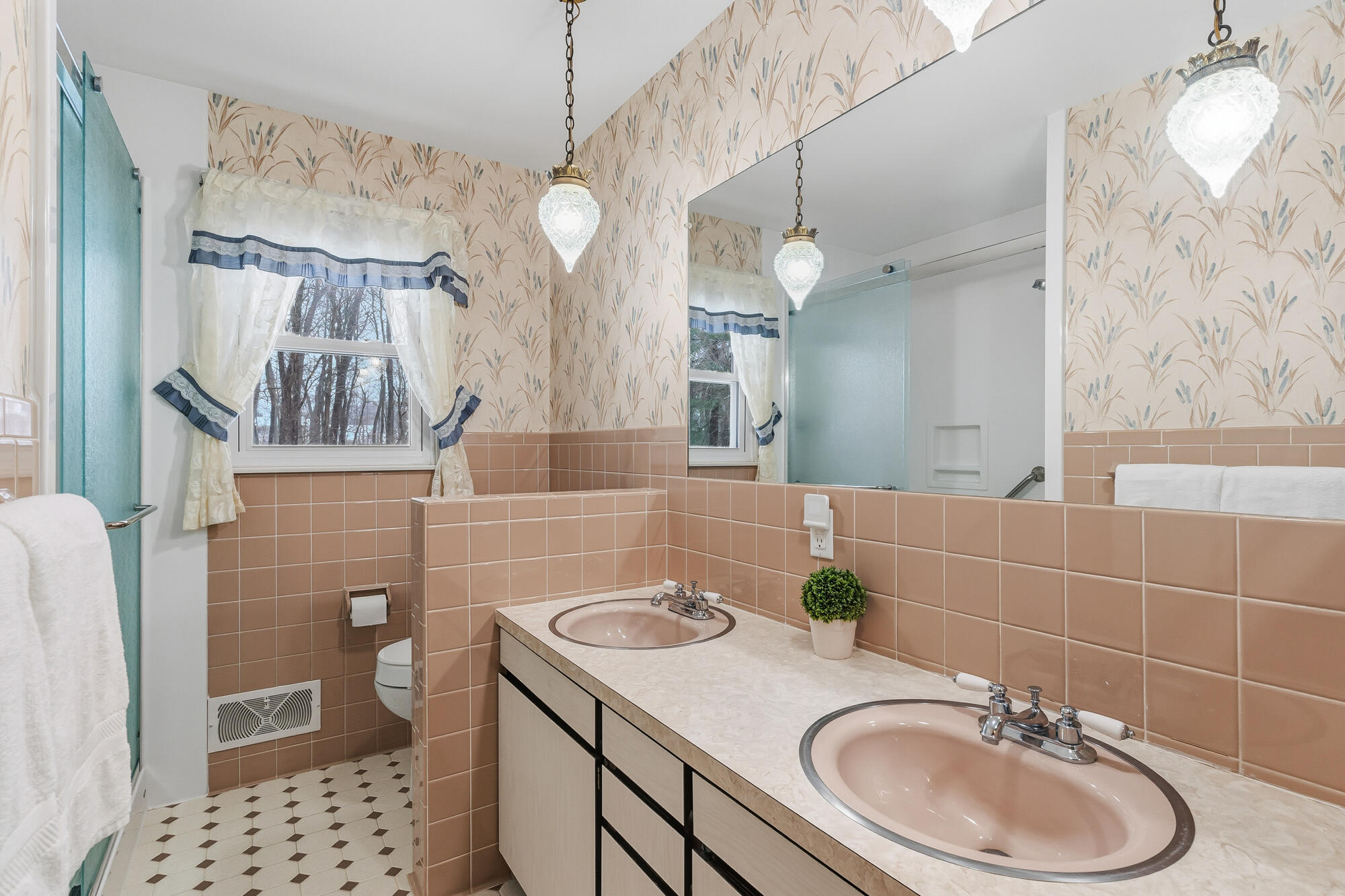 4704 Romence Road Portage, MI 49024 - Photo 24 of 41 4704 Romence Rd - Bathroom 1