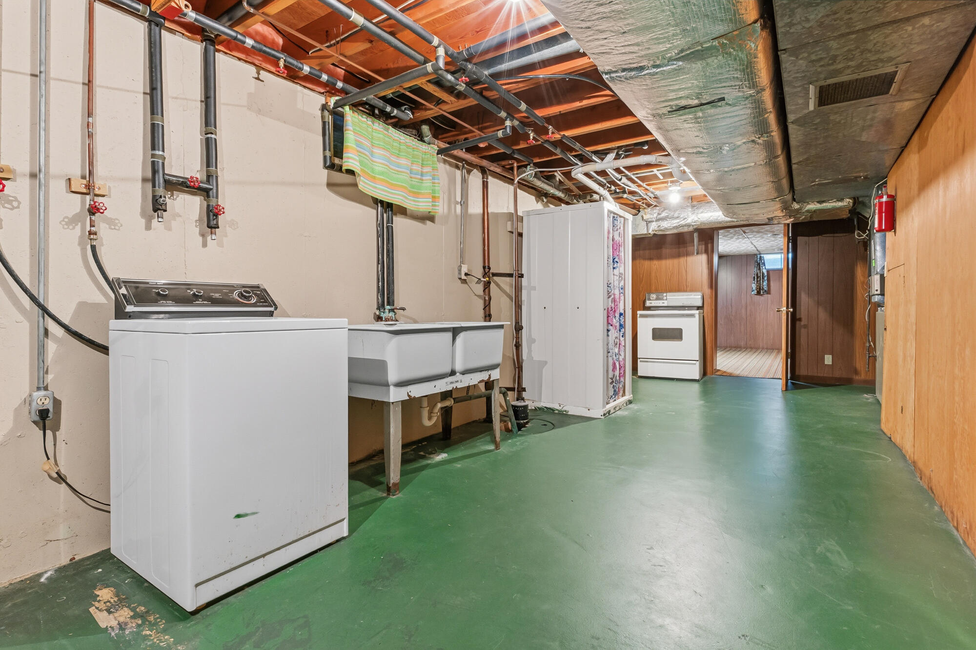 4704 Romence Road Portage, MI 49024 - Photo 32 of 41 4704 Romence Rd - Basement Laundry