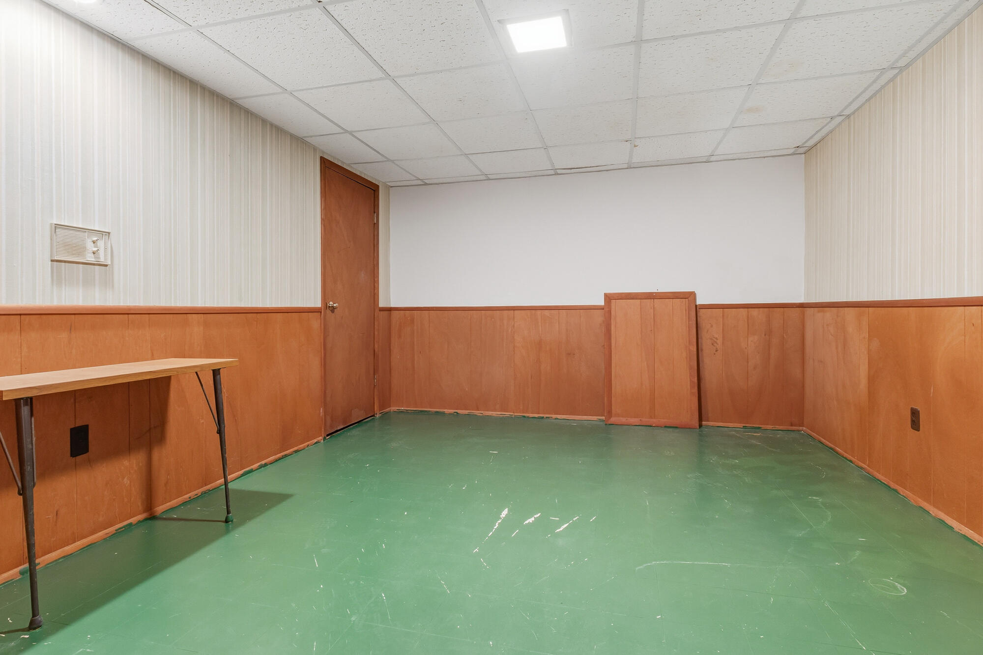 4704 Romence Road Portage, MI 49024 - Photo 35 of 41 4704 Romence Rd - Basement Room