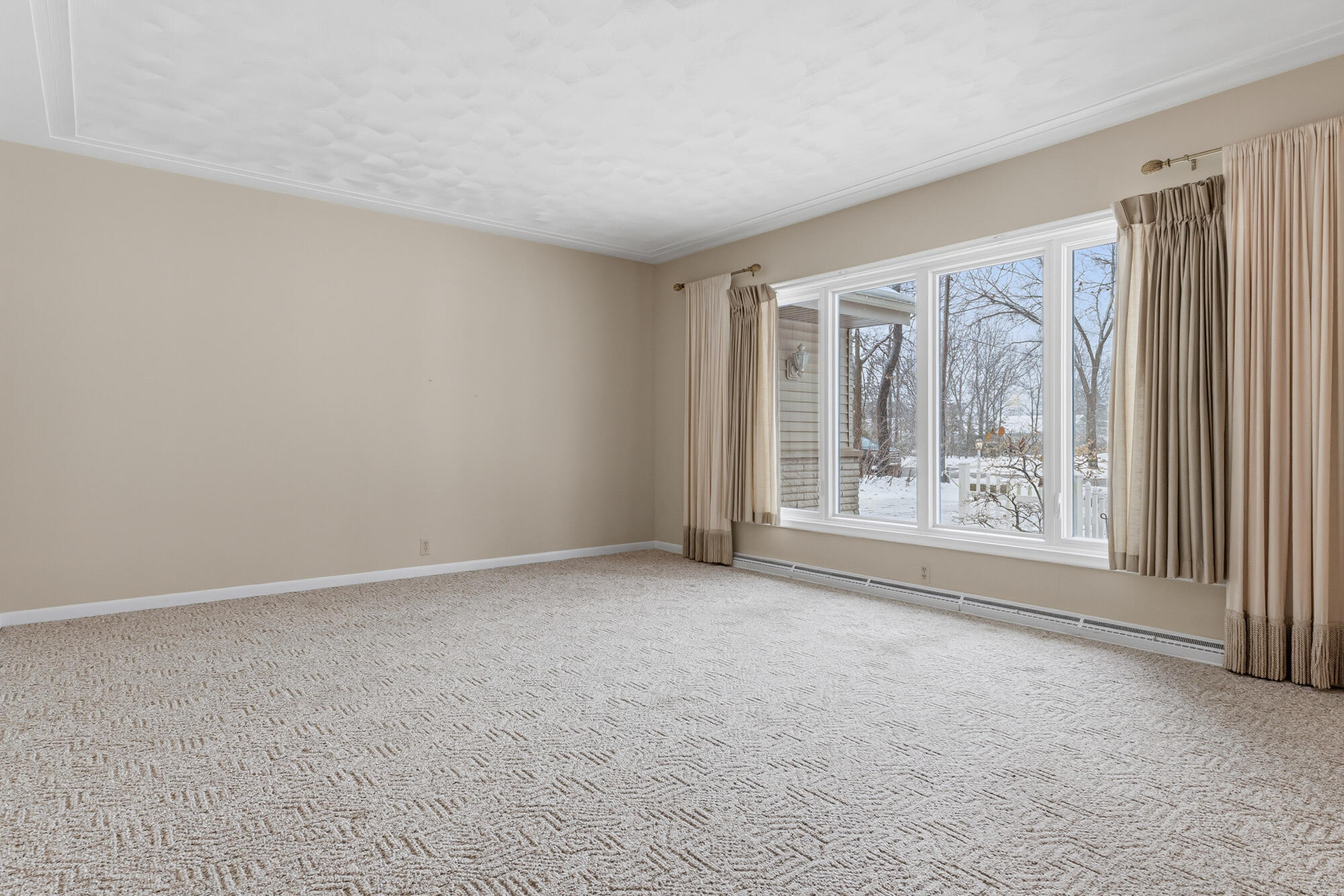4704 Romence Road Portage, MI 49024 - Photo 8 of 41 4704 Romence Rd - Living Room
