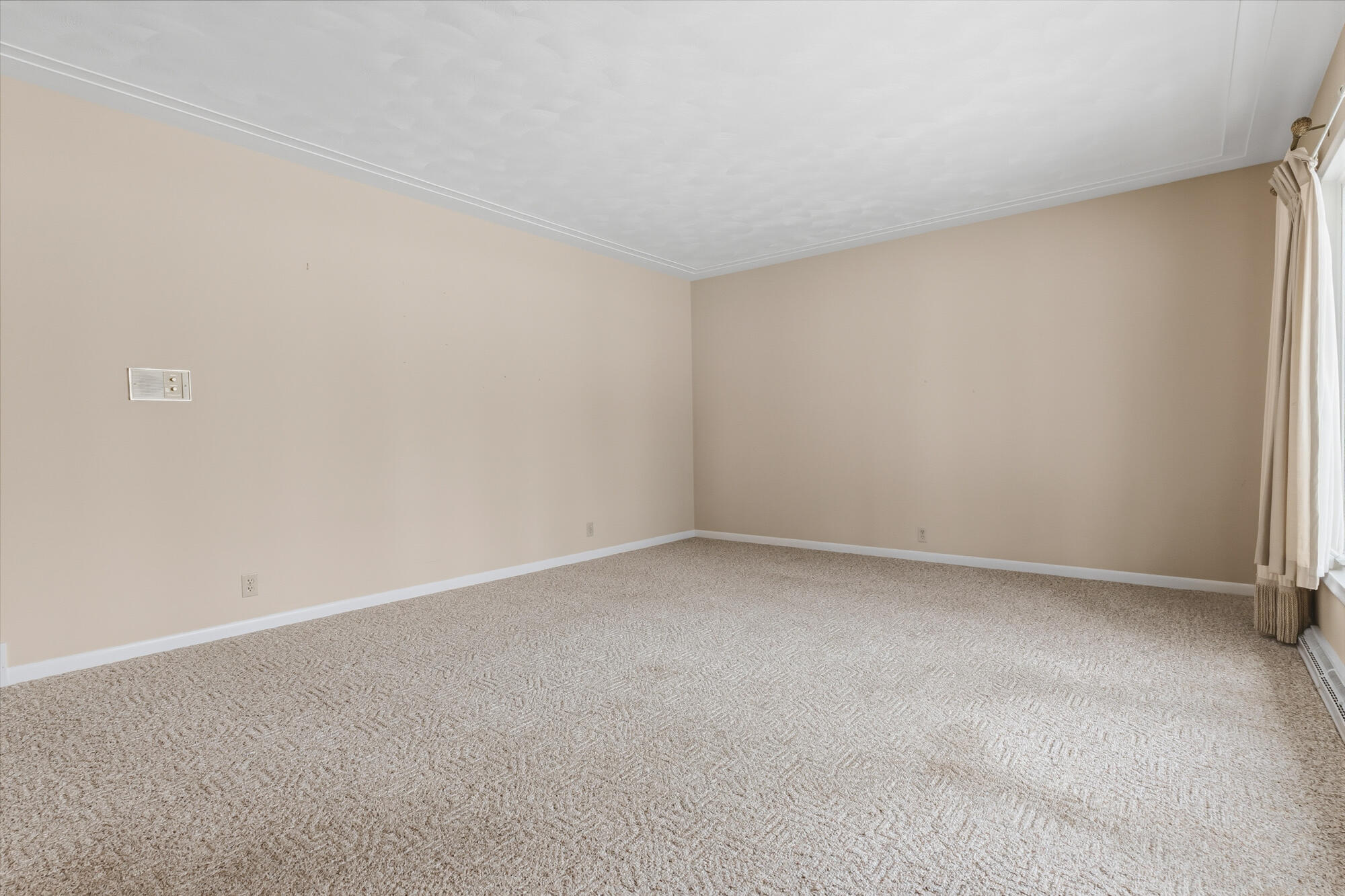 4704 Romence Road Portage, MI 49024 - Photo 10 of 41 4704 Romence Rd - living Room