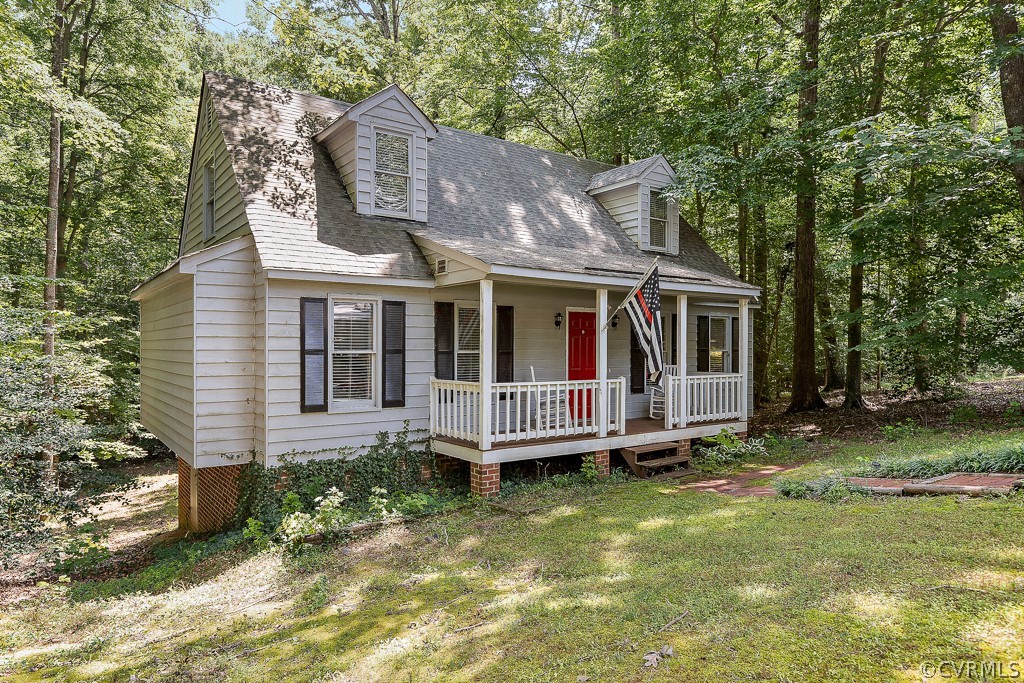 5022 Wilconna Road Chesterfield, VA 23832 - Photo 2 of 27 a backyard of a house with yard table and chairs
