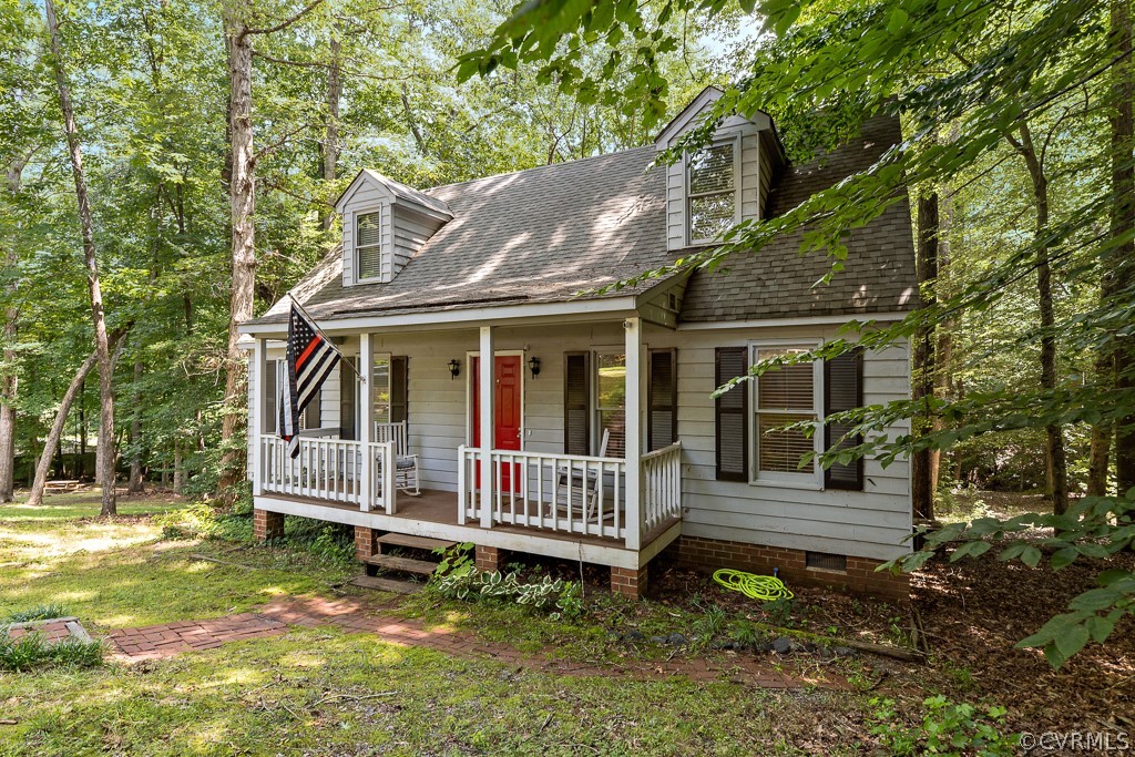 5022 Wilconna Road Chesterfield, VA 23832 - Photo 3 of 27 a view of a house with a yard and wooden fence
