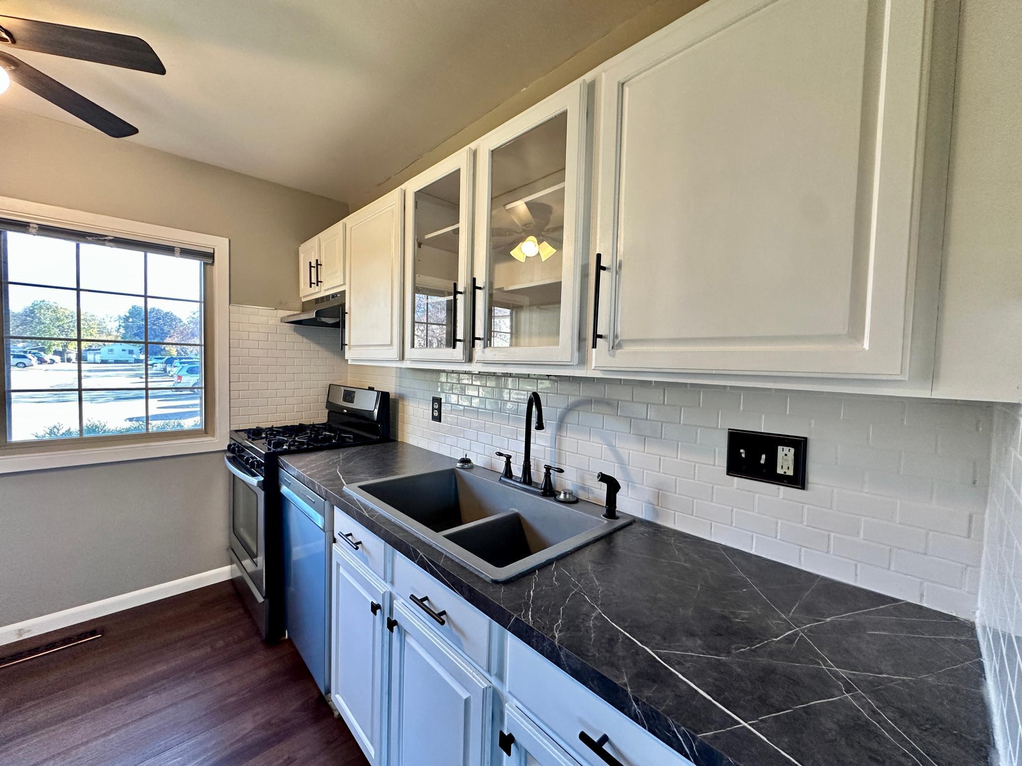 4037 18th Avenue Northwest Rochester, MN 55901 - Photo 3 of 21