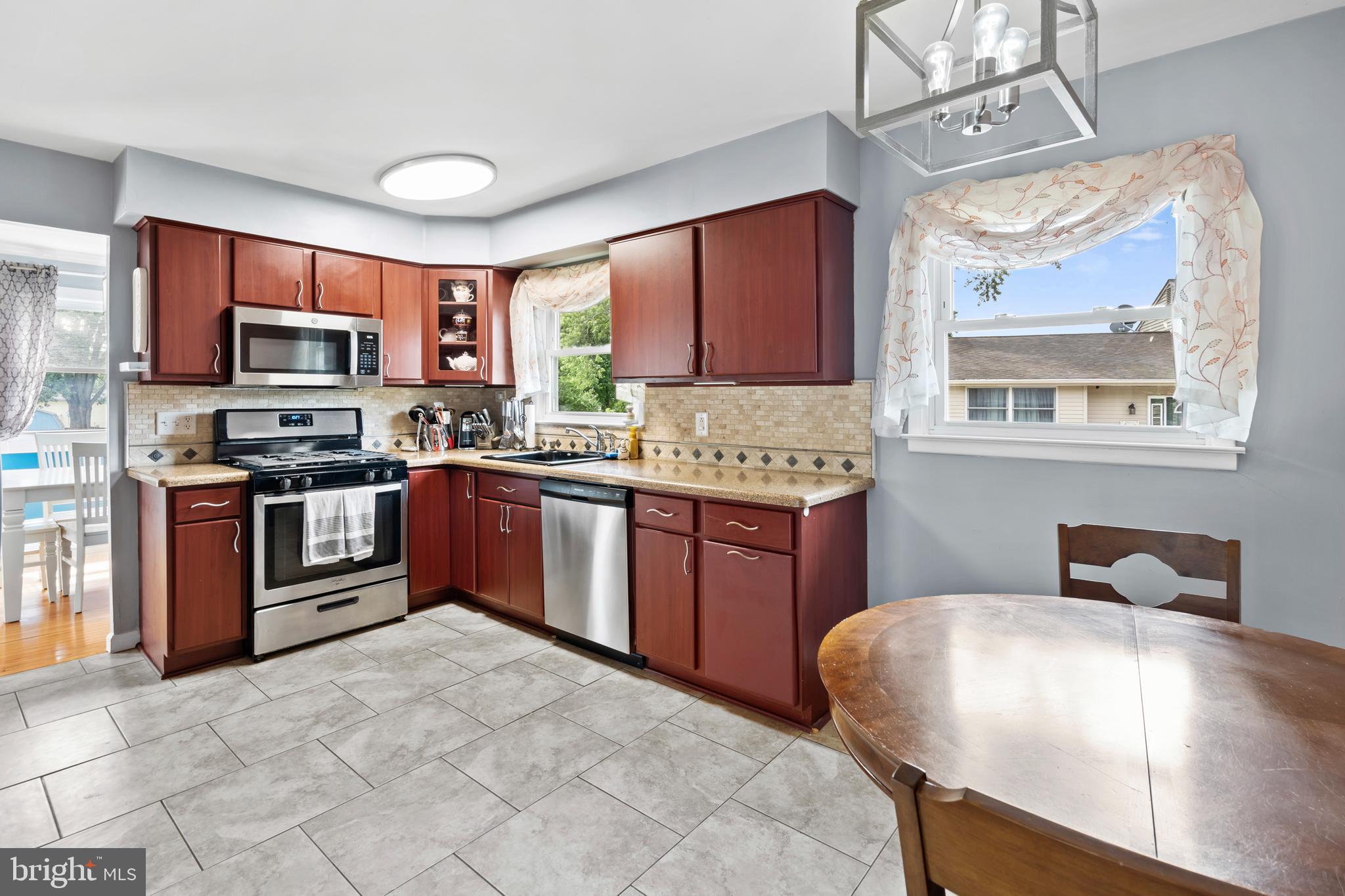 2404 Arden Road Cinnaminson, NJ 08077 - Photo 11 of 48