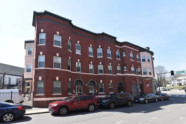 $3,175 | 3 Moreland Street, Unit 3, Boston, MA 02119