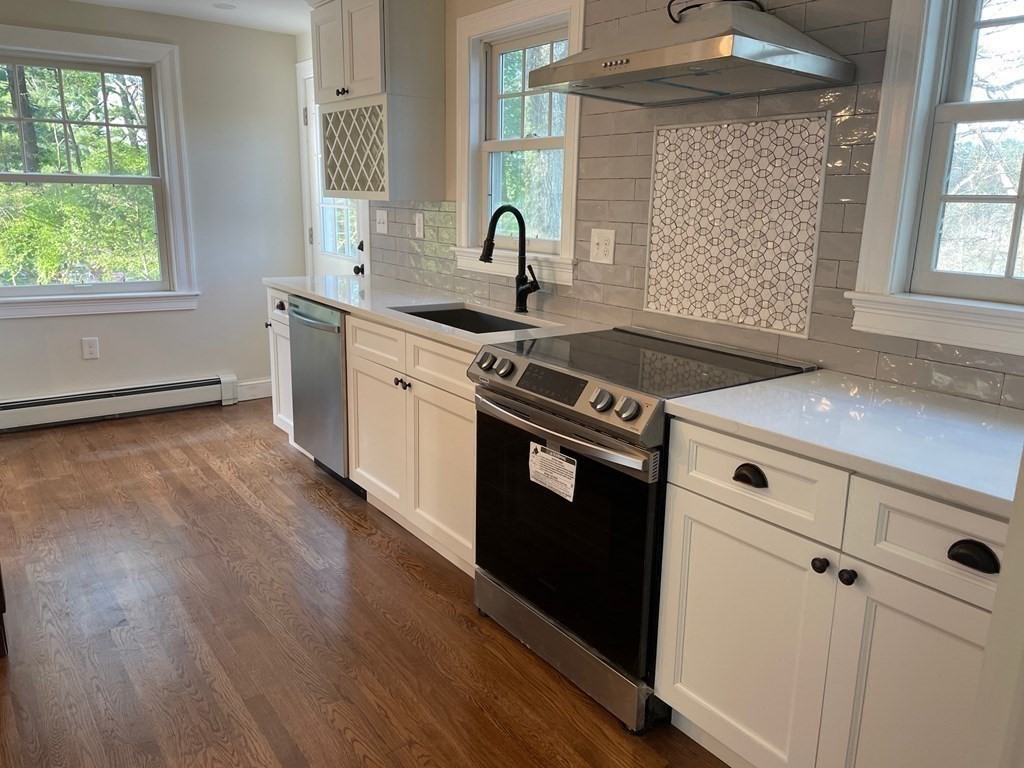 288 Dover Road Westwood, MA 02090 - Photo 3 of 33 Gallery Image 3