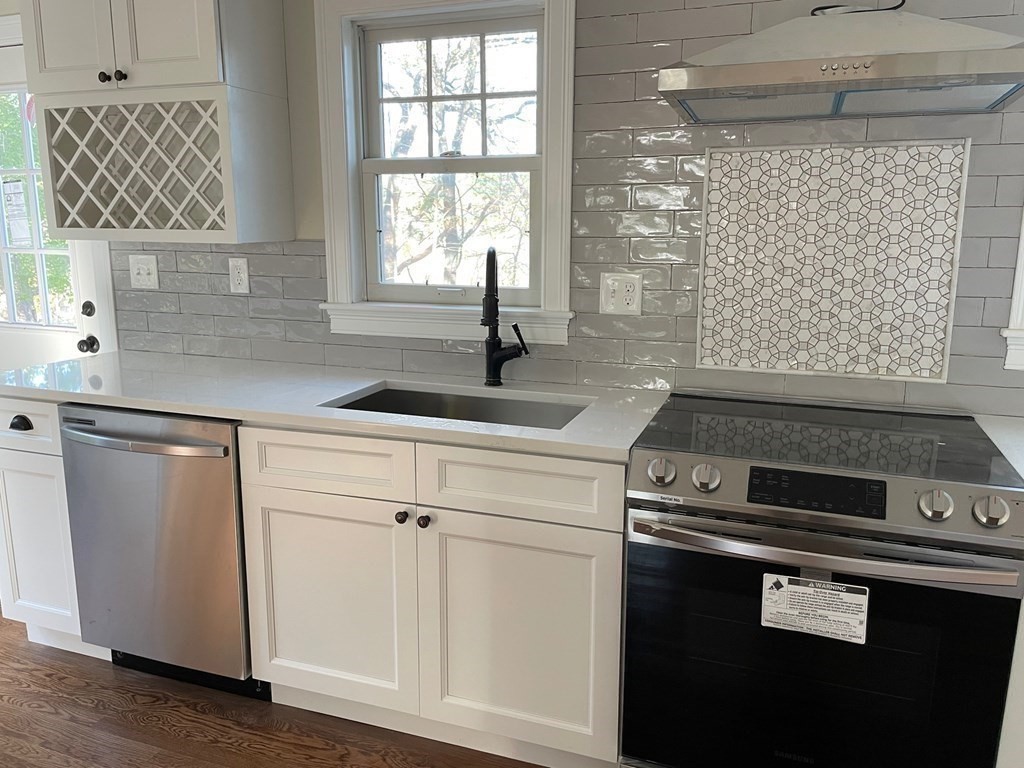 288 Dover Road Westwood, MA 02090 - Photo 5 of 33 Gallery Image 5