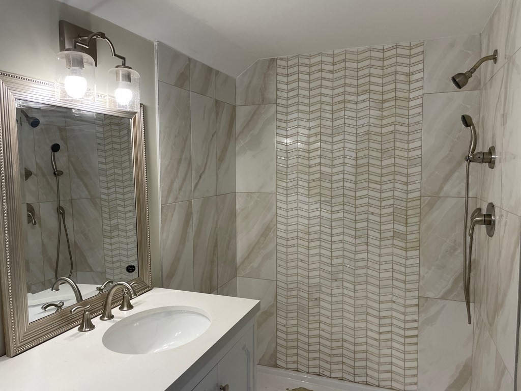288 Dover Road Westwood, MA 02090 - Photo 8 of 33 Gallery Image 8