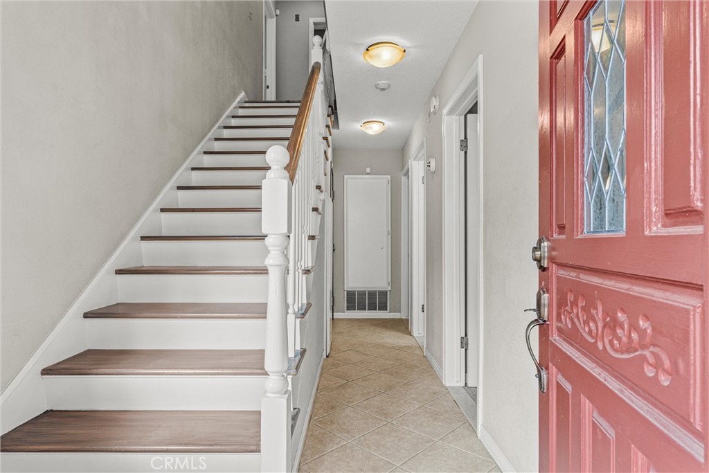 2110 Rockefeller Lane, Unit 2 Redondo Beach, CA 90278 - Photo 4 of 33 Entry