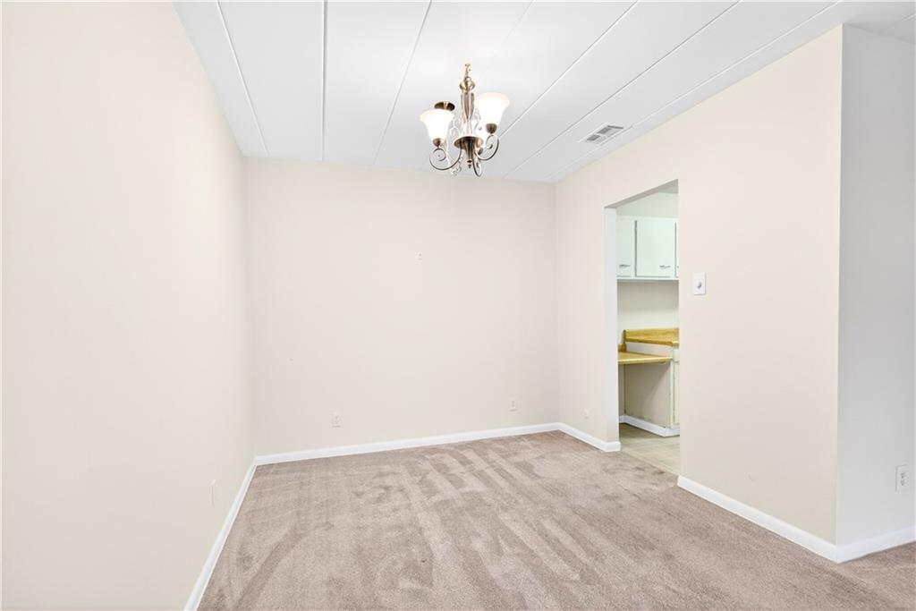 55 Highland Road, Unit 504 Bethel Park, PA 15102 - Photo 16 of 34 Dining area