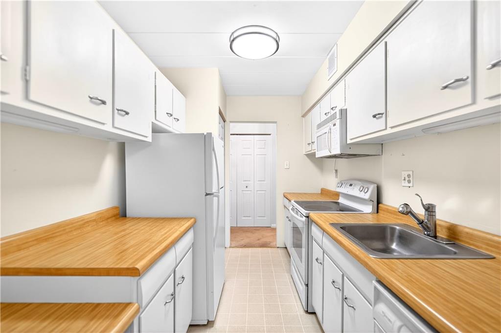 55 Highland Road, Unit 504 Bethel Park, PA 15102 - Photo 9 of 34