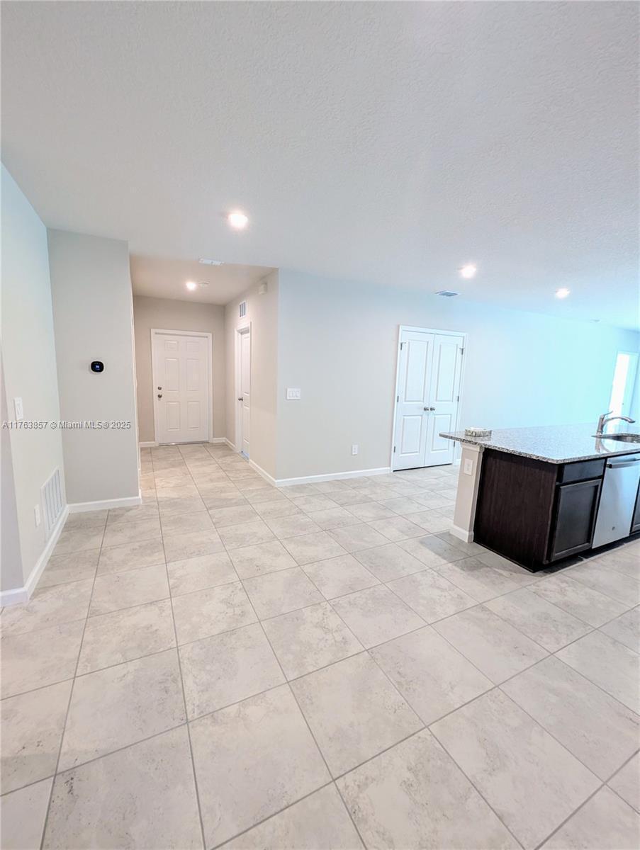 285 Raspberry Road Fort Pierce, FL 34981 - Photo 5 of 23 20260624162413897012000000-o (1)