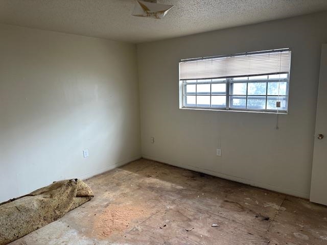 675 Miles, Unit 675 Memphis, TN 38111 - Photo 8 of 9 an empty room with a window