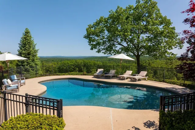 $2,250,000 | 541 S Road, Hopkinton, NH 03229