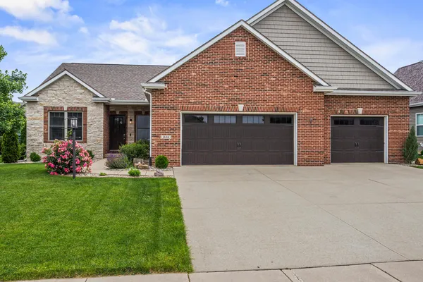 $549,900 | 1604 Kassen Avenue, Mahomet, IL 61853
