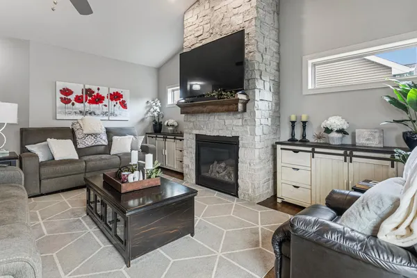 $549,900 | 1604 Kassen Avenue, Mahomet, IL 61853