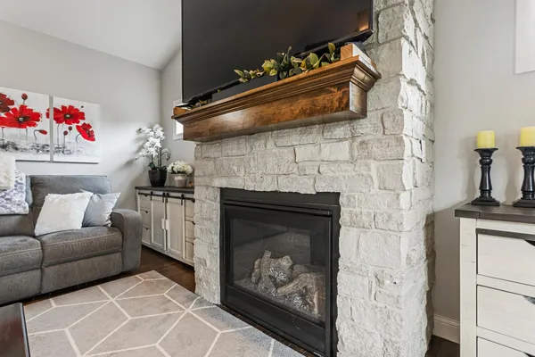 $549,900 | 1604 Kassen Avenue, Mahomet, IL 61853