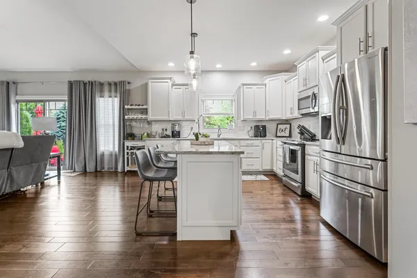 $549,900 | 1604 Kassen Avenue, Mahomet, IL 61853