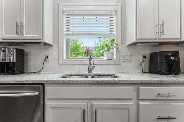 $549,900 | 1604 Kassen Avenue, Mahomet, IL 61853