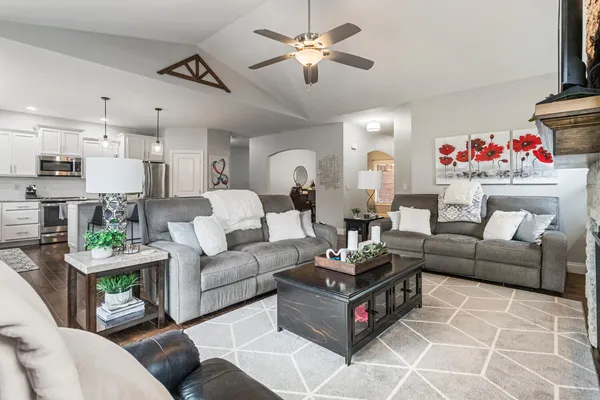 $549,900 | 1604 Kassen Avenue, Mahomet, IL 61853