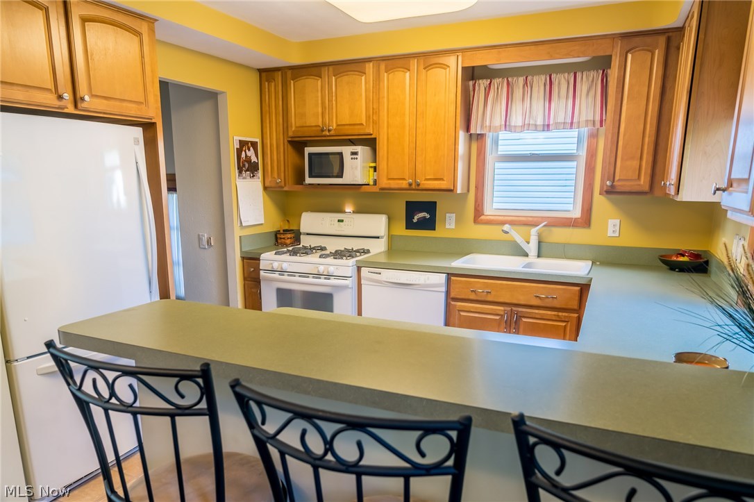 1679 Lyndhurst Road Lyndhurst, OH 44124 - Photo 20 of 35