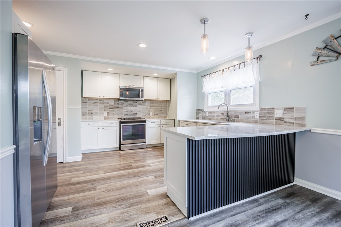 49 Yorkshire Road Irondequoit, NY 14609 - Photo 9 of 48 Gallery Image 9