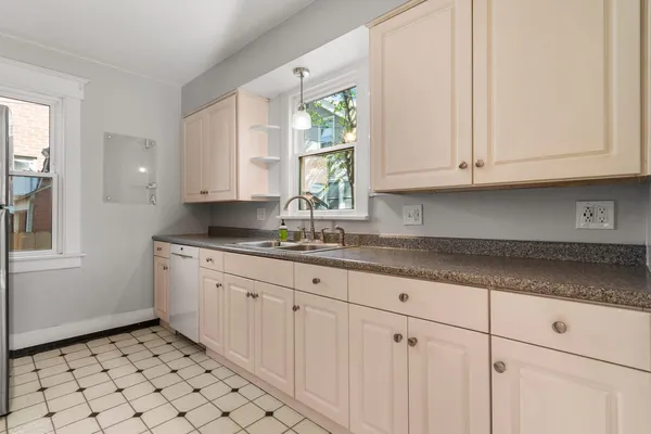 $219,900 | 314 West John Street, Champaign, IL 61820