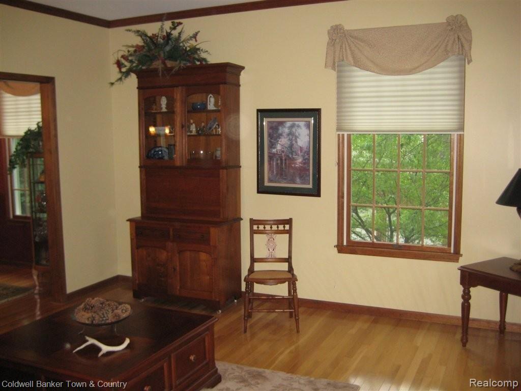 7562 Summit Ridge Brighton, MI 48116 - Photo 12 of 19 Living Room