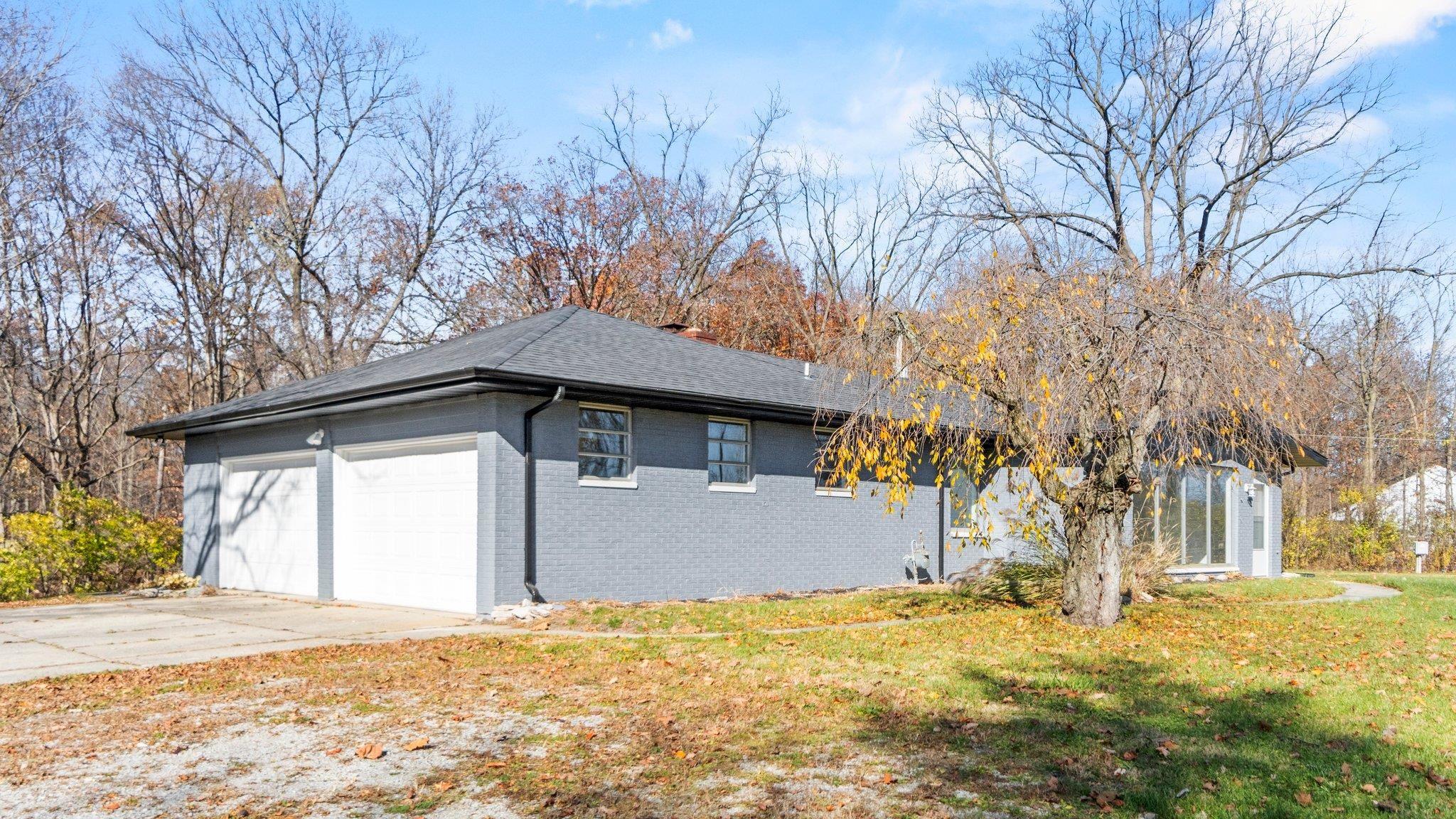 5311 Hursh Road Fort Wayne, IN 46845 - Photo 3 of 29 Gallery Image 3