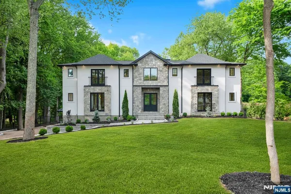 $4,888,000 | 165 Hickory Lane, Closter, NJ 07624